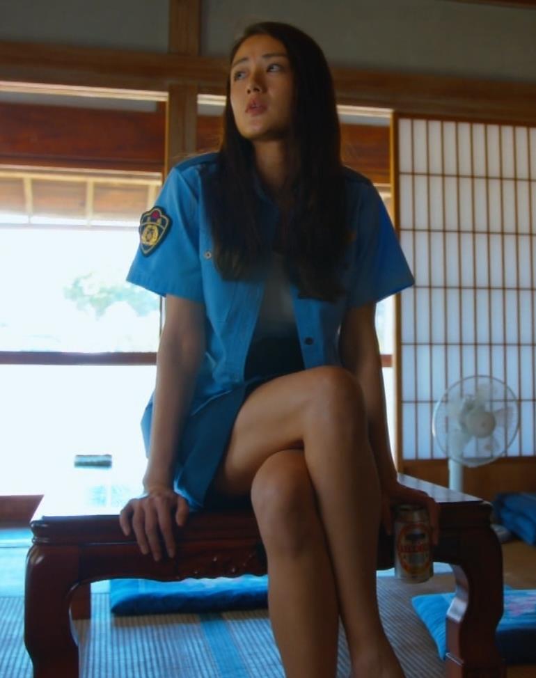 片山萌美　パンチラとかエロ警官役キャプ・エロ画像１８