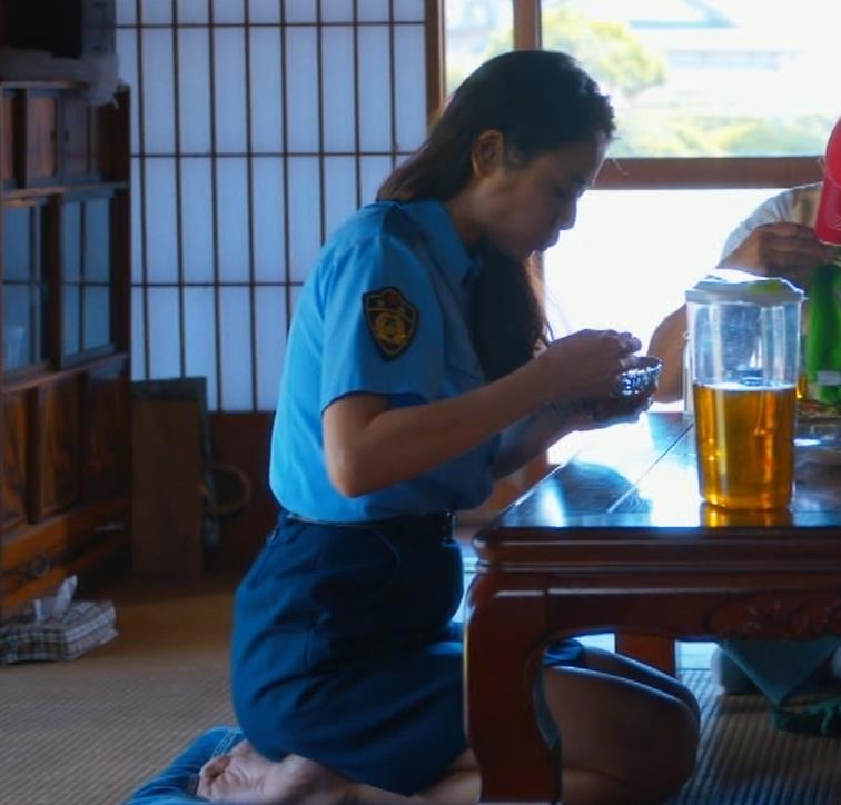 片山萌美　パンチラとかエロ警官役キャプ・エロ画像２１